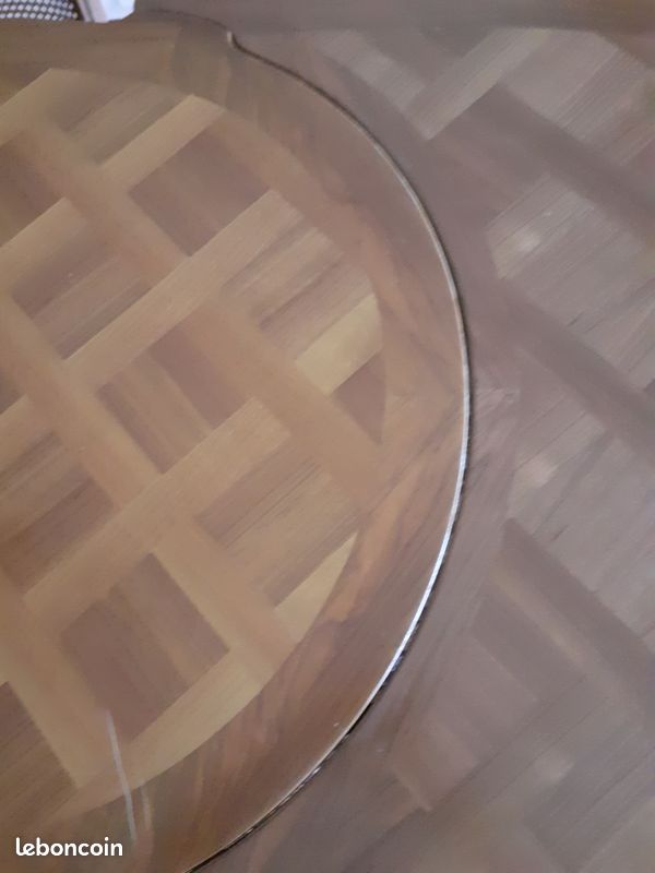 Table galbée en noyer (image 6)