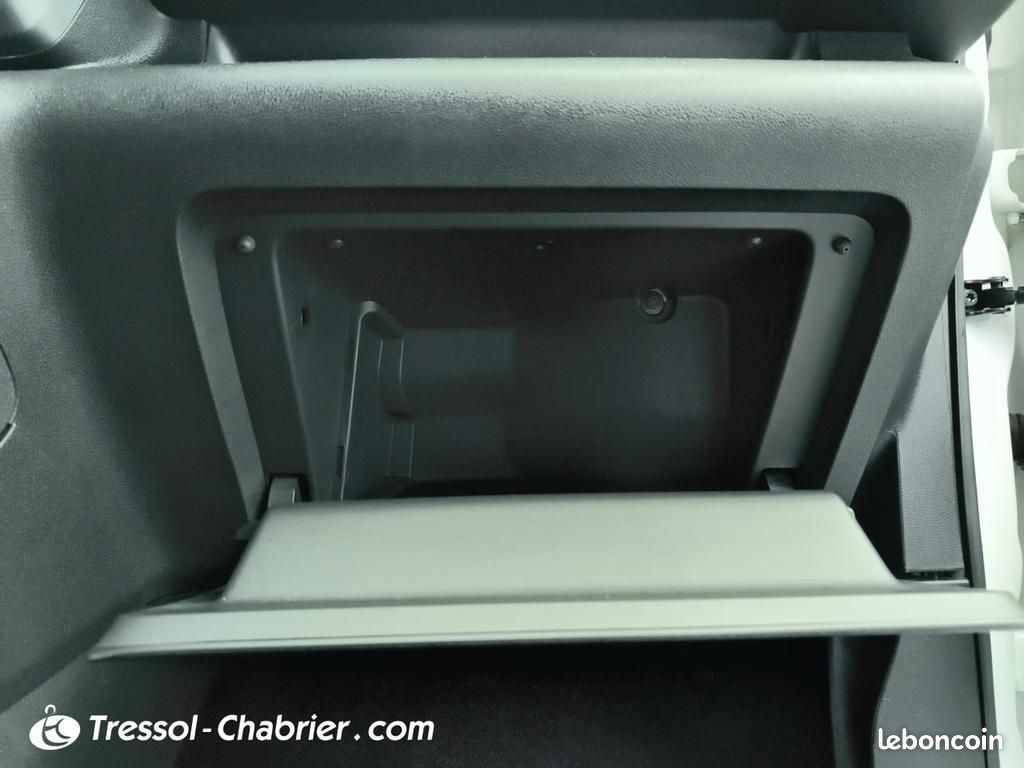 Peugeot Partner FOURGON STANDARD 650 KG BLUEHDI 100 S&S BVM5 ASPHALT (image 30)