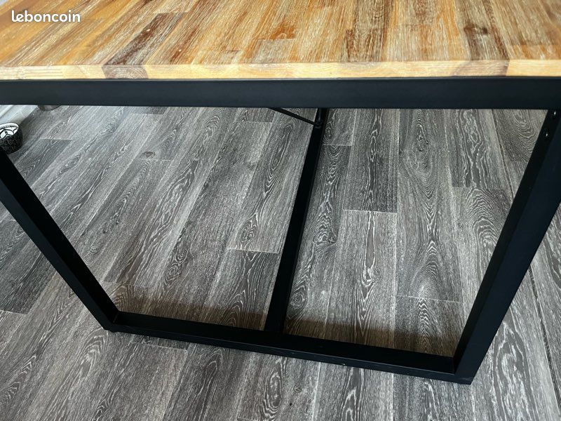 Table style industriel (image 5)