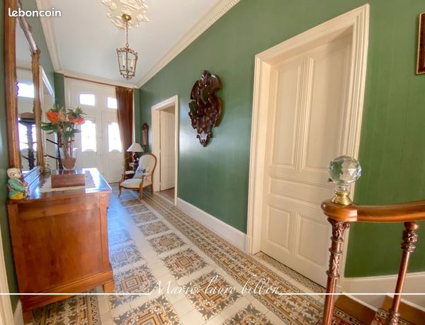 Maison 8 pièces 222 m²