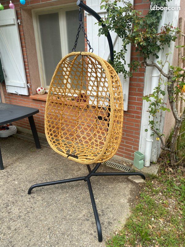 Fauteuil œuf suspendu (image 1)