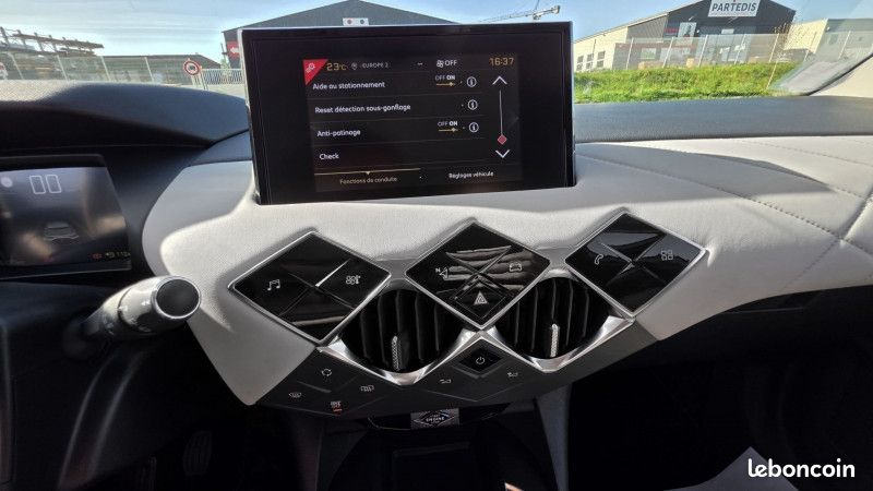 Ds DS 3 CROSSBACK 1.2 TURBO 100CH SO CHIC (image 8)