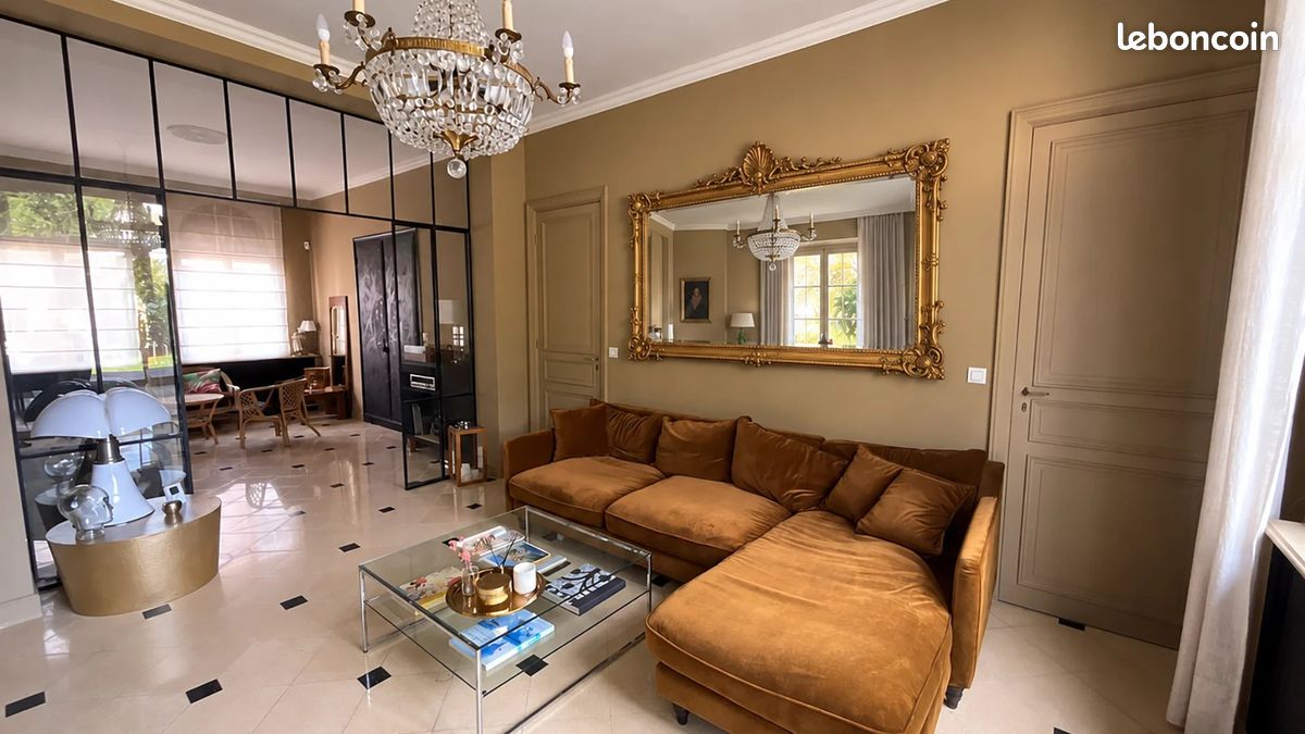 Maison 9 pièces 275 m² · à La Bassée · 275 m² · 560 000 €
