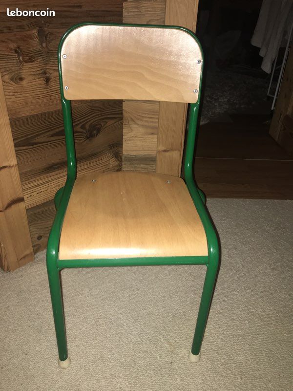 Chaise d’enfant verte (image 1)