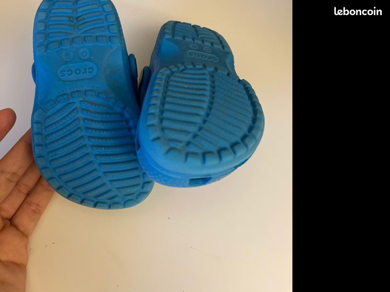 Crocs Classic Enfant taille 22/23EU (image 2)