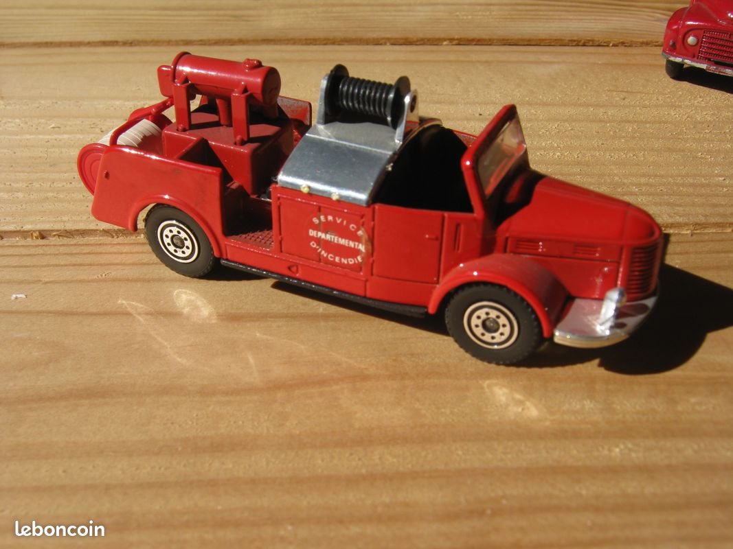 Miniature De Camion De Pompiers Hutchkiss - Modèle Décoratif, échelle 20x30 Cm, Fabriqué En France