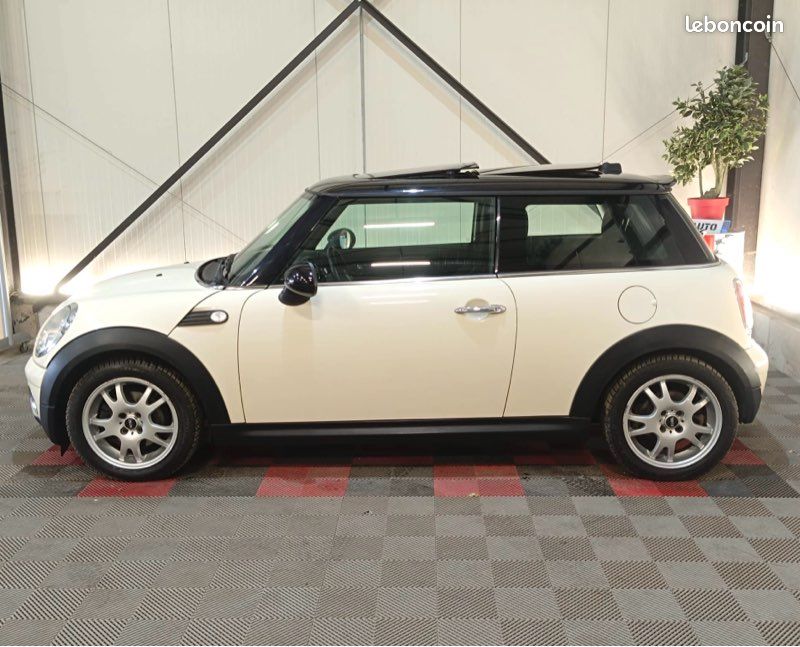 đ PROMOTION đ Mini Cooper Diesel âœïž â
Toit ouvrant Panoramique - SiĂšges chauffants đ„ â
ContrÎle technique Ok - Reprise possible de votre véhicule (image 5)