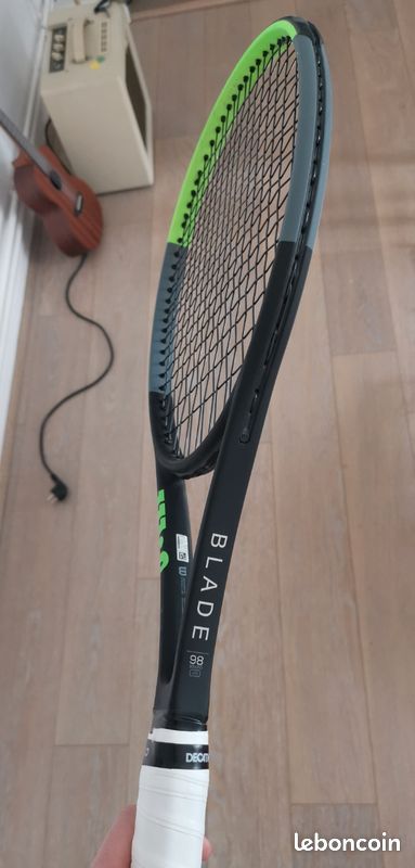 Raquette De Tennis Wilson Blade 98 V7 – Taille De Poignée G4, Modèle 16x19, En Excellent état