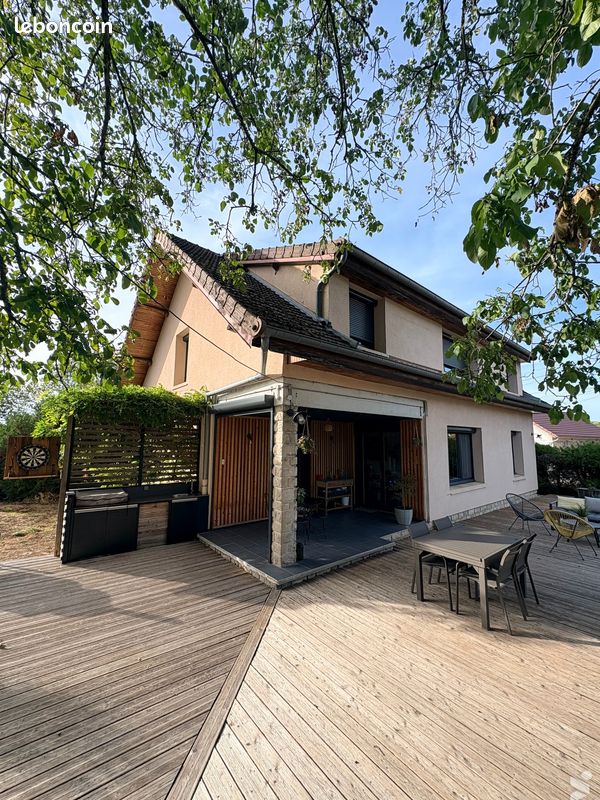 Maison 6 pièces 175 m² · à Poligny · 175 m² · 420 000 €