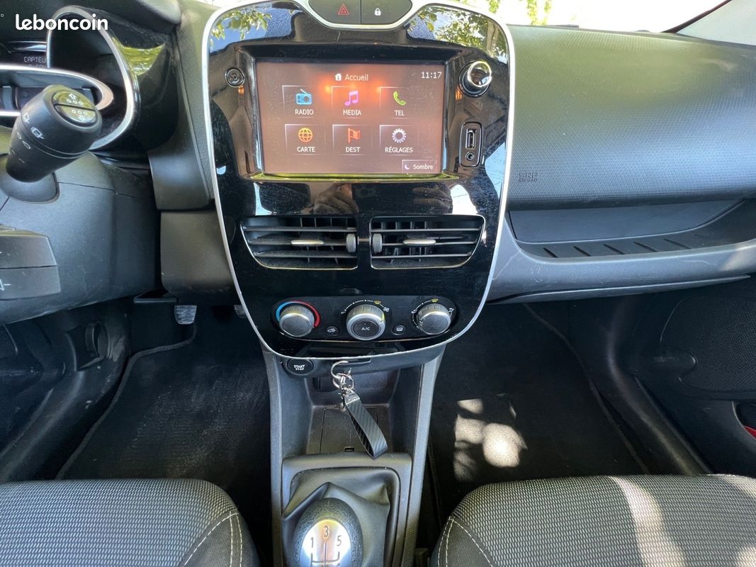 RENAULT CLIO IV dCi 90 Energy eco2 Zen 82g (image 12)