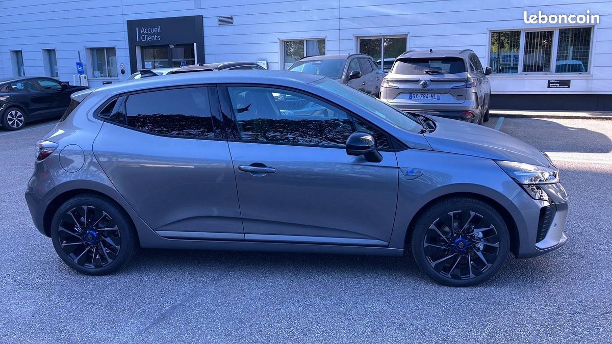 RENAULT CLIO esprit Alpine full hybrid E-Tech 145 (image 20)