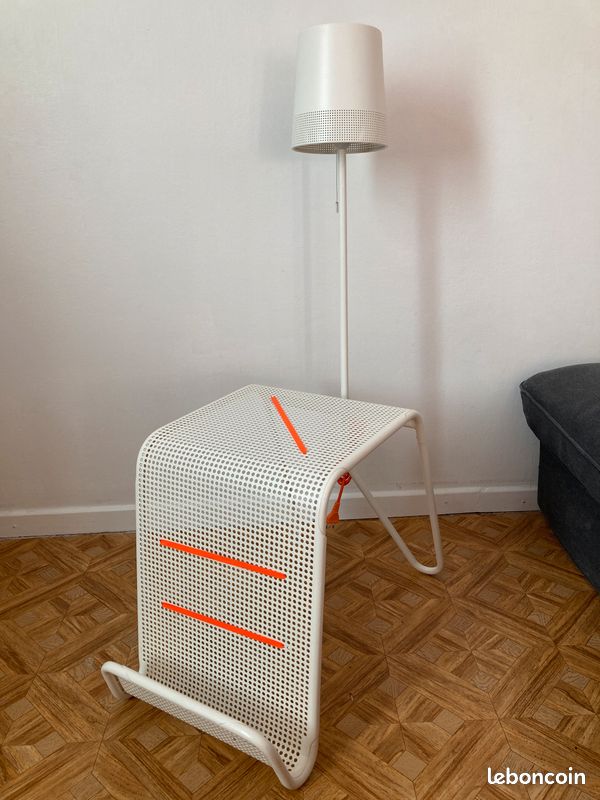 Table d'appoint / chevet en métal blanc IKEA (image 1)