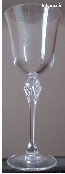 Lot de trois verres à pied de 19cl en cristal d'Arques - modèle ancien Verneuil - ni utilisés ni lavés - stockés en sous-sol depuis 1988 - Cristallerie J.G. Durand (image 2)