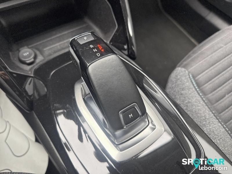Peugeot 2008 1.2 PureTech 130ch S&S Style EAT8 (image 9)