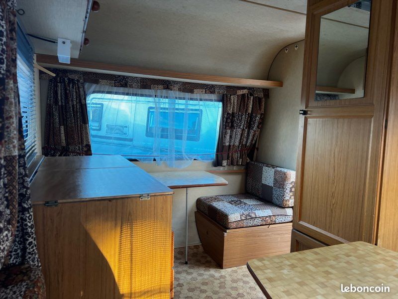 Lot De 2 Autocollants Vintage - Tabbert Et Adria - Caravaning Rétro