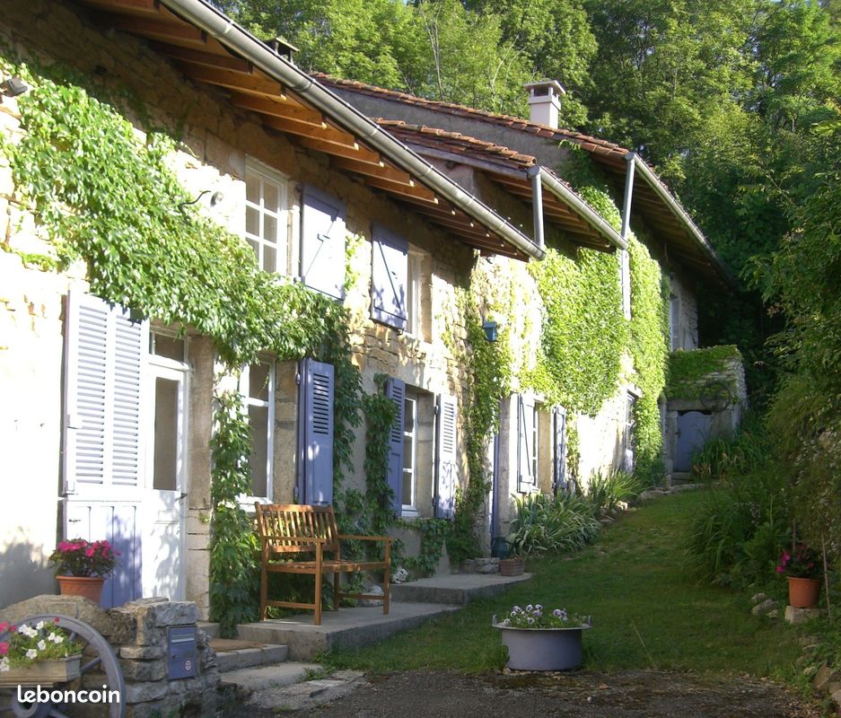 Maison 8 pièces 140 m² · à Montfleur · 140 m² · 165 000 €