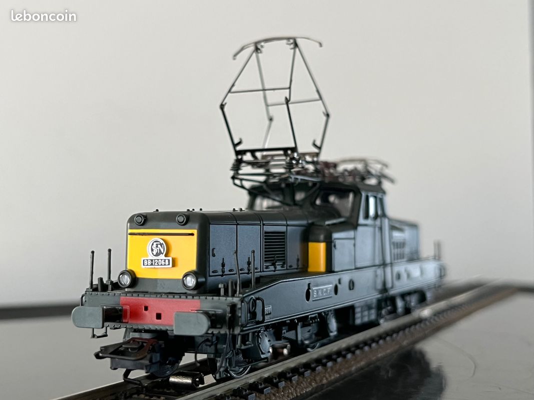 Märklin 37380 - Locomotive électrique BB 26000 Sncf en Voyage