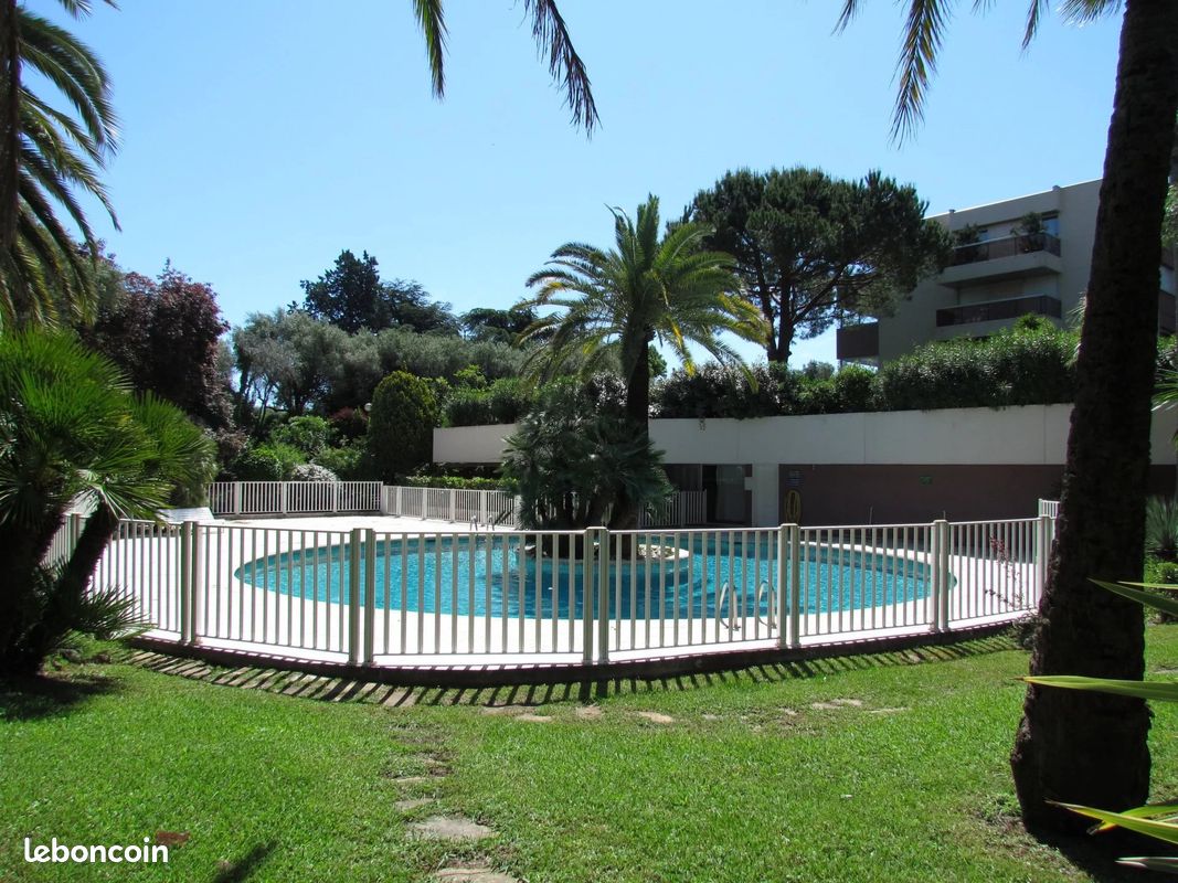 Appartement 1 pièce 31 m² · à Antibes · 31 m² · 833 €/mois