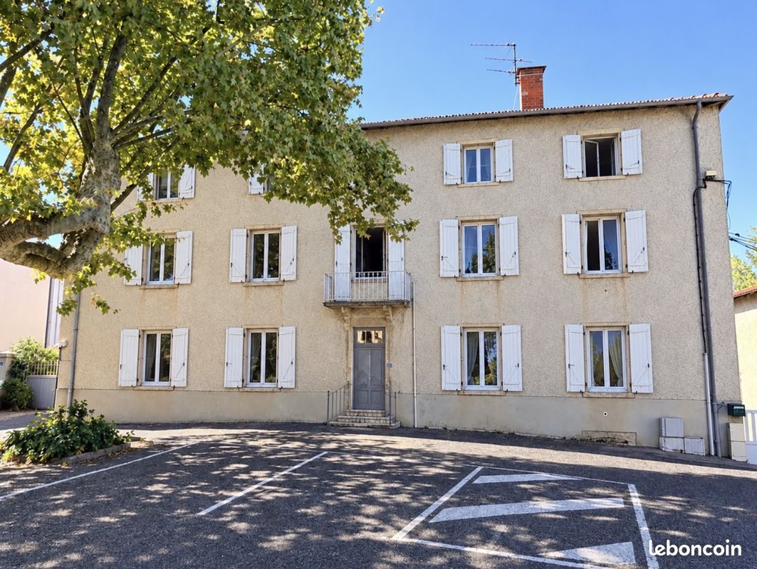 Immeuble 400 m² · à Quincieux · 400 m² · 749 000 €