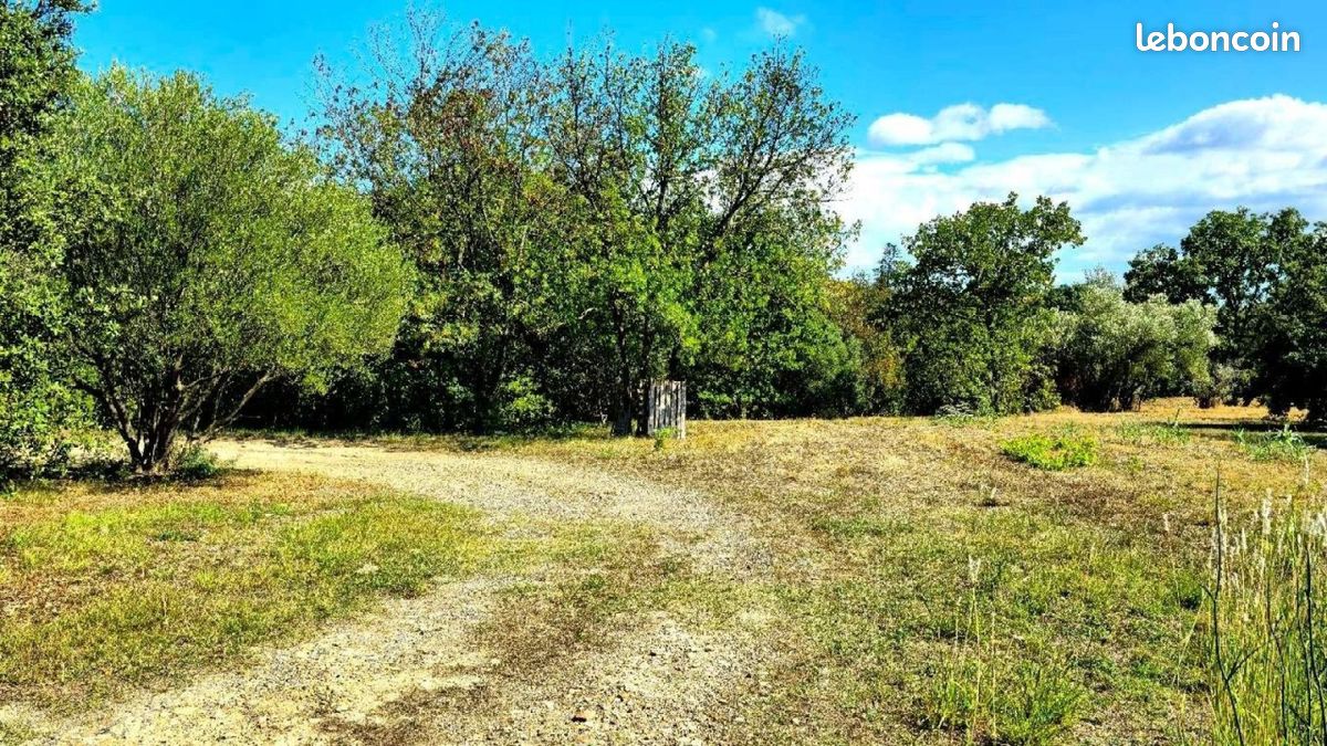 Terrain à bâtir de 600 m² à EYSINES (33) · 240 000 €