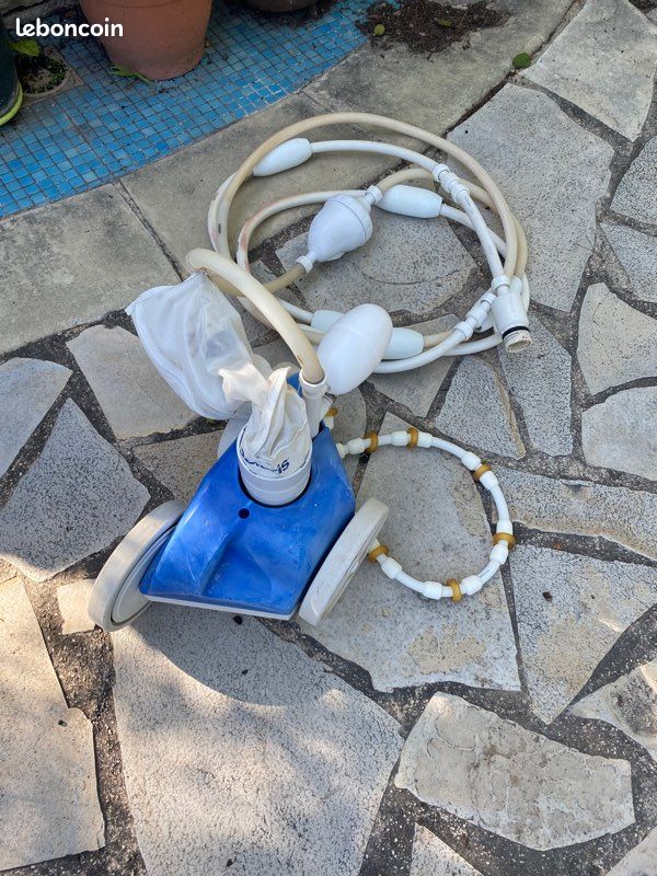 Robot de piscine (image 1)