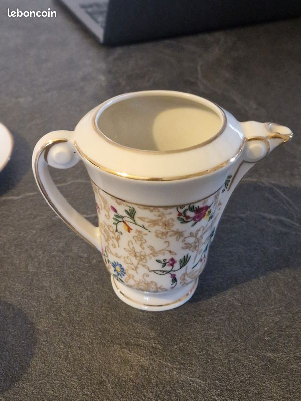 RARE JOLI SERVICE A CAFÉ/ THE EN PORCELAINE DE LIMOGES DECOR