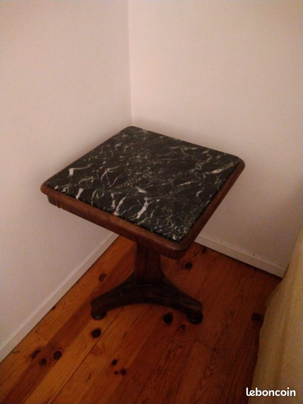 Table carrée marbre et bois brut (image 1)