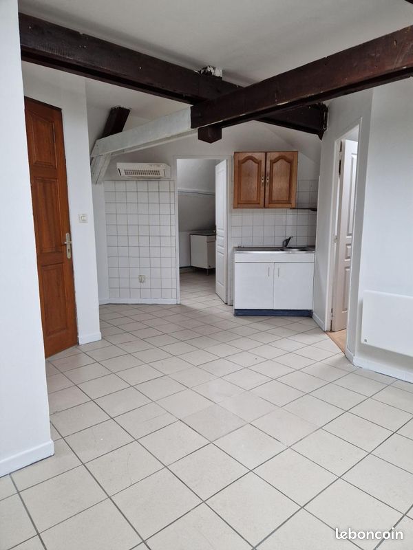 Appartement 1 pièce 23 m² · à Neuville-Saint-Rémy · 23 m² · 350 €/mois
