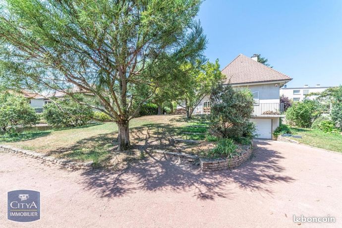 Maison 6 pièces 165 m²