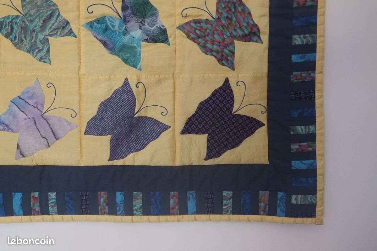 Panneau décoratif réalisé mains en soie et coton de 67 cm de côté (image 2)