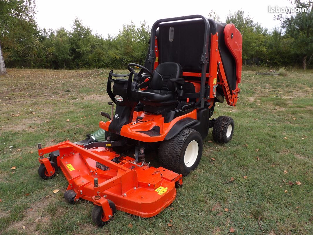 Tracteur tondeuse KUBOTA F3090 4WD de 2015 . TBE . Avec 1230 Heures . Prix 15000 HT . 18000 TTC (image 1)