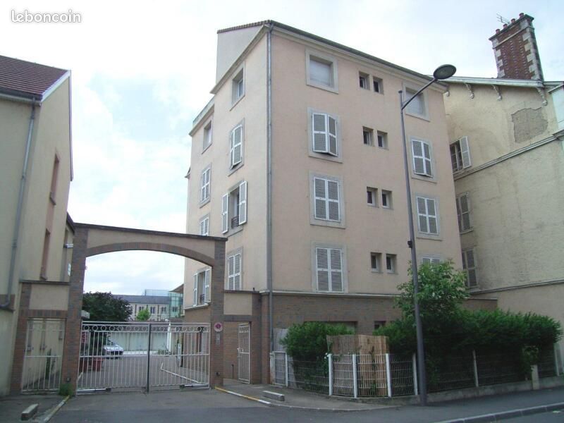 Parking 11 m² · à Troyes · 11 m² · 72 €/mois