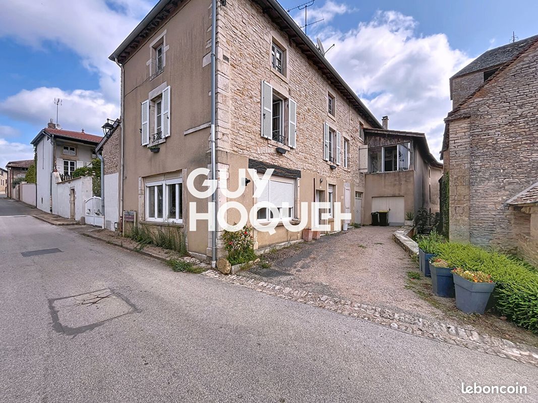 Immeuble 5 pièces 151 m² · à Bissy-la-Mâconnaise · 151 m² · 220 000 €
