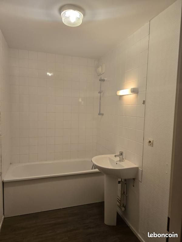 Appartement 3 pièces 74 m² · à Charleville-Mézières · 74 m² · 587 €