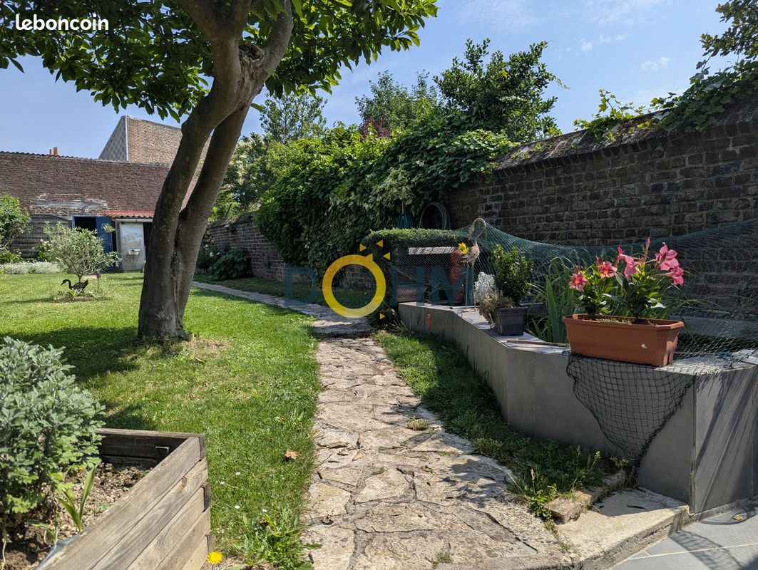 Maison 8 pièces 141 m² · à Bruay-la-Buissière · 141 m² · 199 500 €