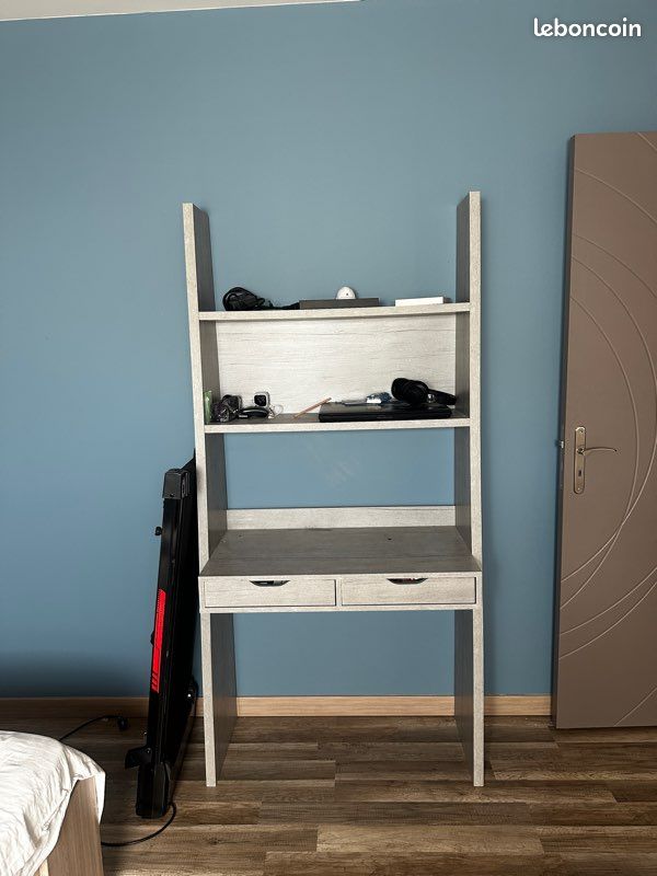 Bureau IKEA gris (image 1)