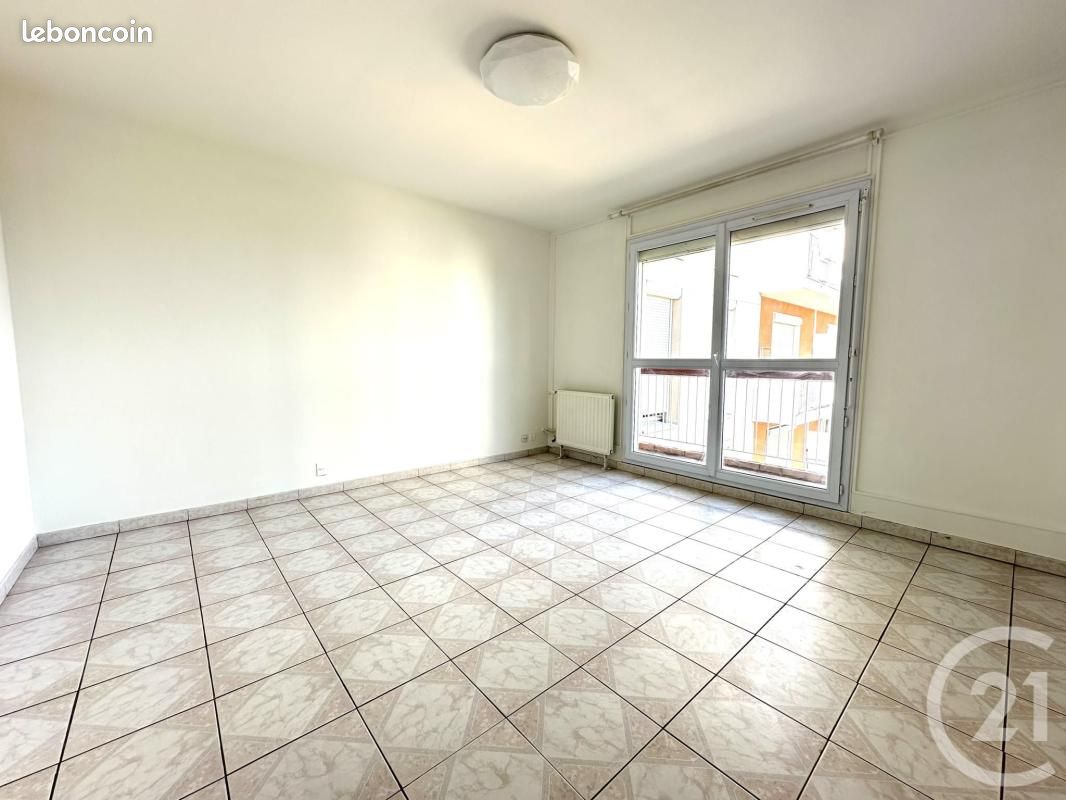 Appartement 3 pièces 68 m² · à Saint-Fons · 68 m² · 850 €