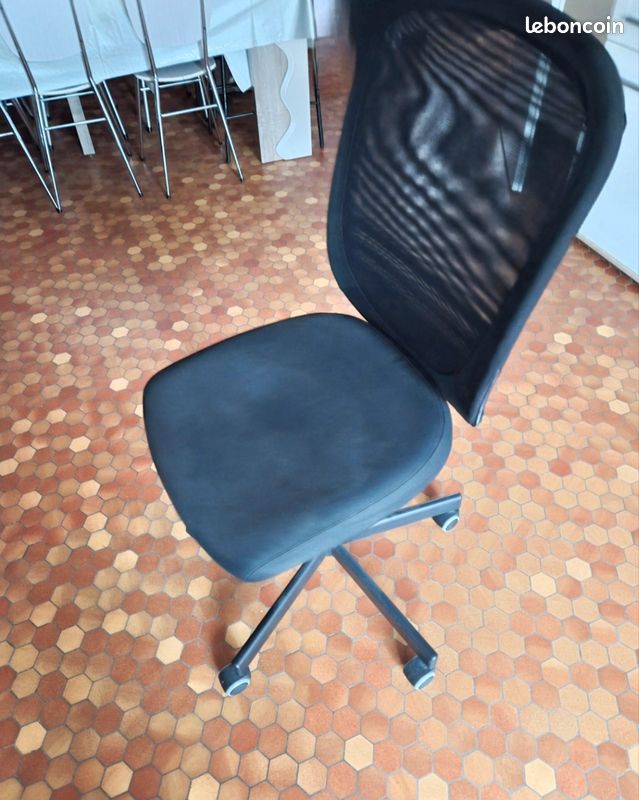 Chaise de bureau (image 1)