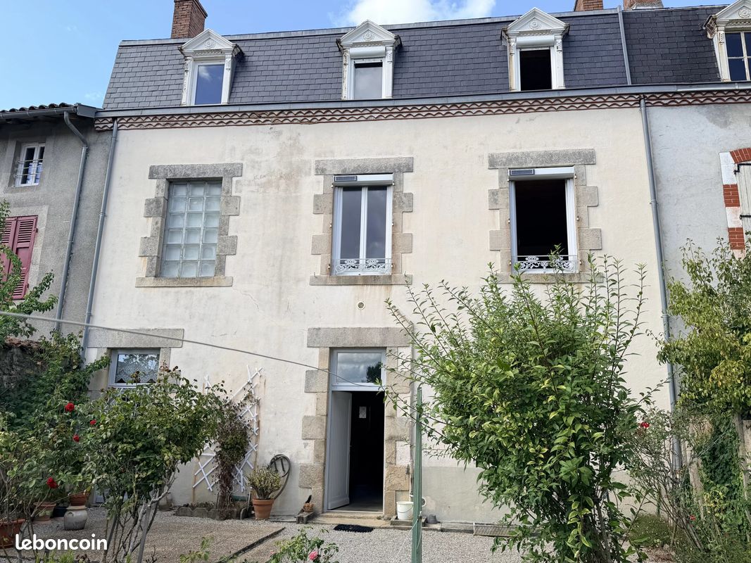 Maison 8 pièces 140 m² · à Bellac · 140 m² · 109 000 €