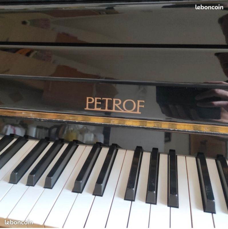 Piano Petro P115 (image 2)