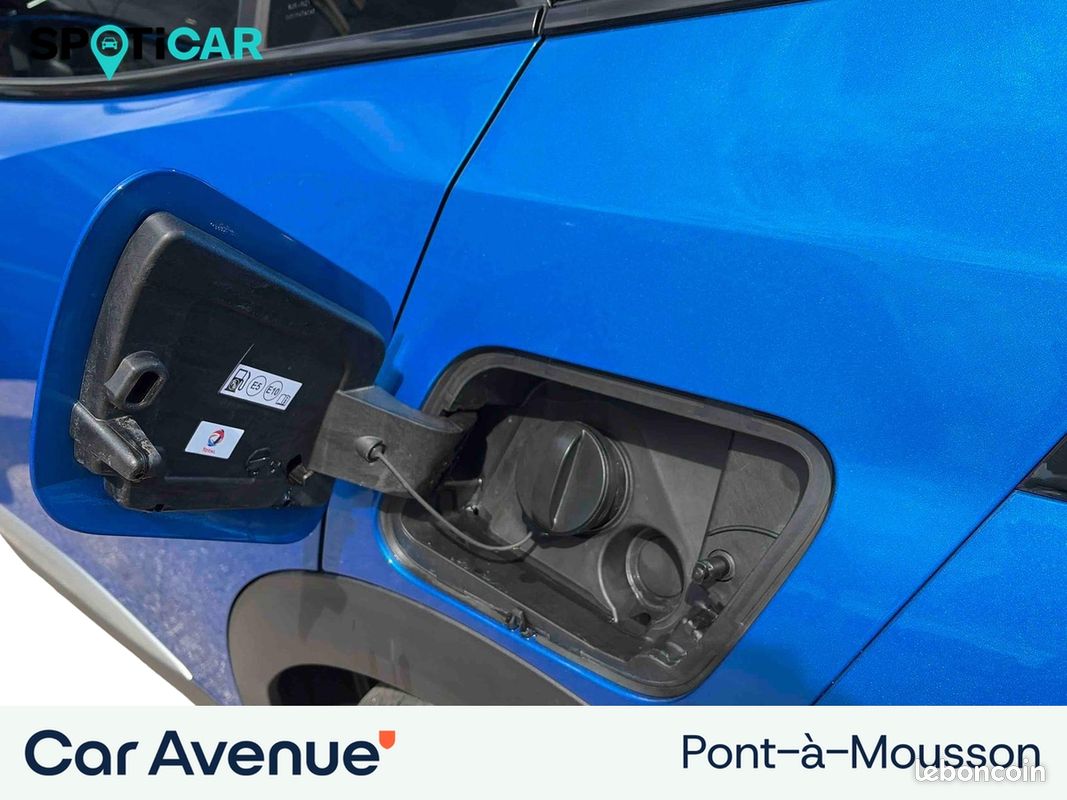 PEUGEOT 2008 PureTech 130 S&S EAT8 GT (image 29)