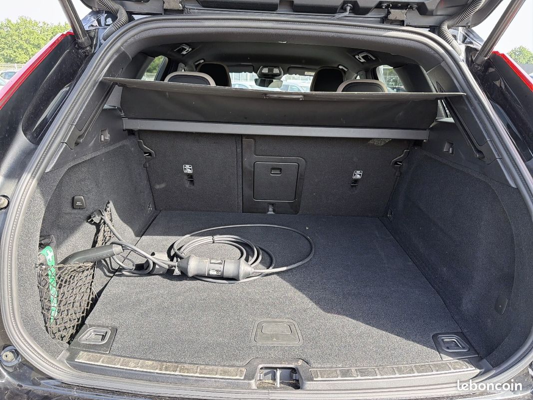 VOLVO XC60 T6 AWD Hybride rechargeable 253 ch+145 ch Geartronic 8 Plus Style Dark (image 5)