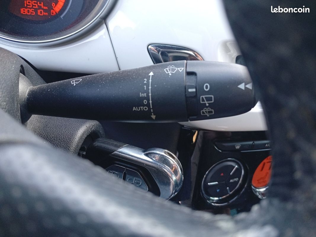 CITROEN DS3 HDi 110 FAP 109gr Sport Chic (image 26)