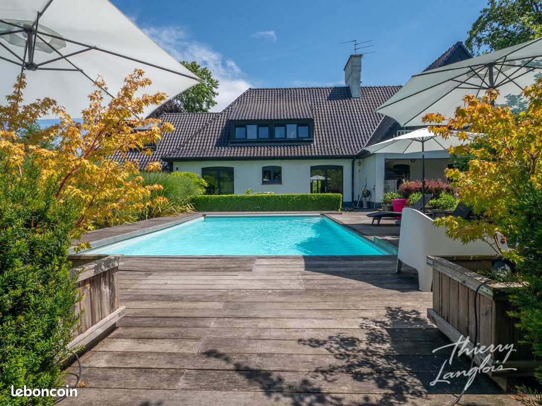 Maison 12 pièces 299 m² · à Cysoing · 299 m² · 990 000 €