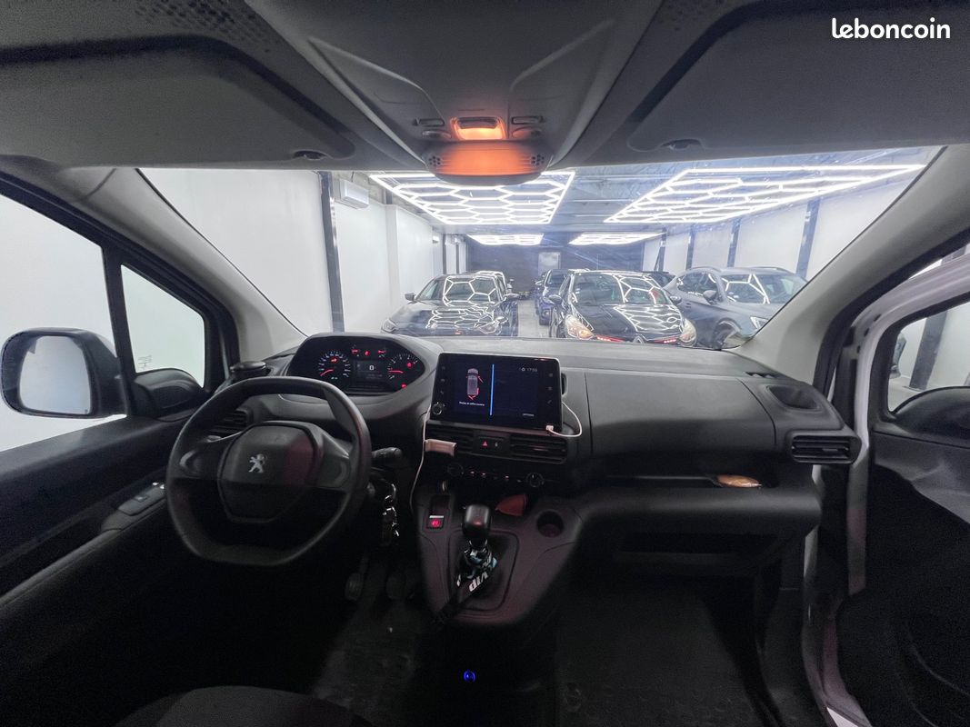 Peugeot Partner Premium L1 1.5 BlueHDI 130cv/3 Places/CarPlay/Radar AR/Régulateur De Vitesse (image 2)