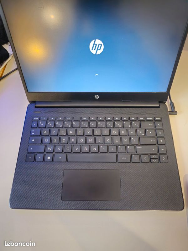 Ordinateur Portable Hi-Grade W76S Noir – Pour Pièces Détachées / Réparation
