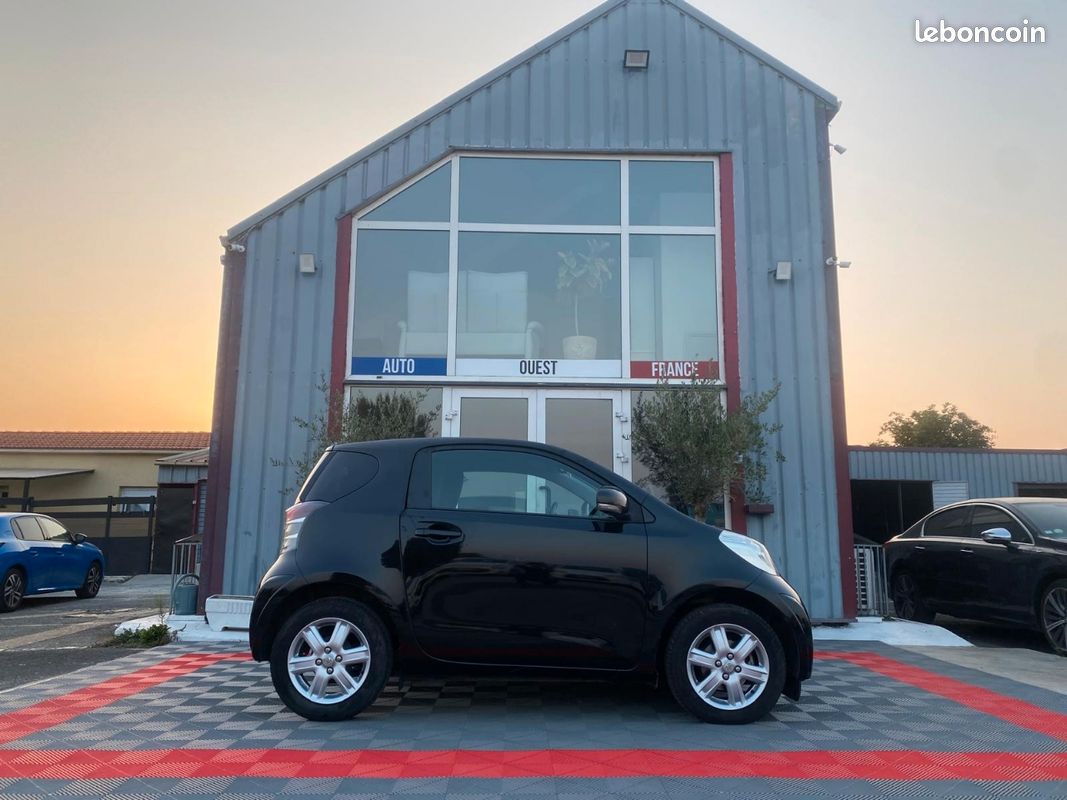 Toyota IQ 1.0 VVTI 68 CH RÉVISÉ ET GARANTIE FACILITÉ PAIEMENT 3X4X (image 2)