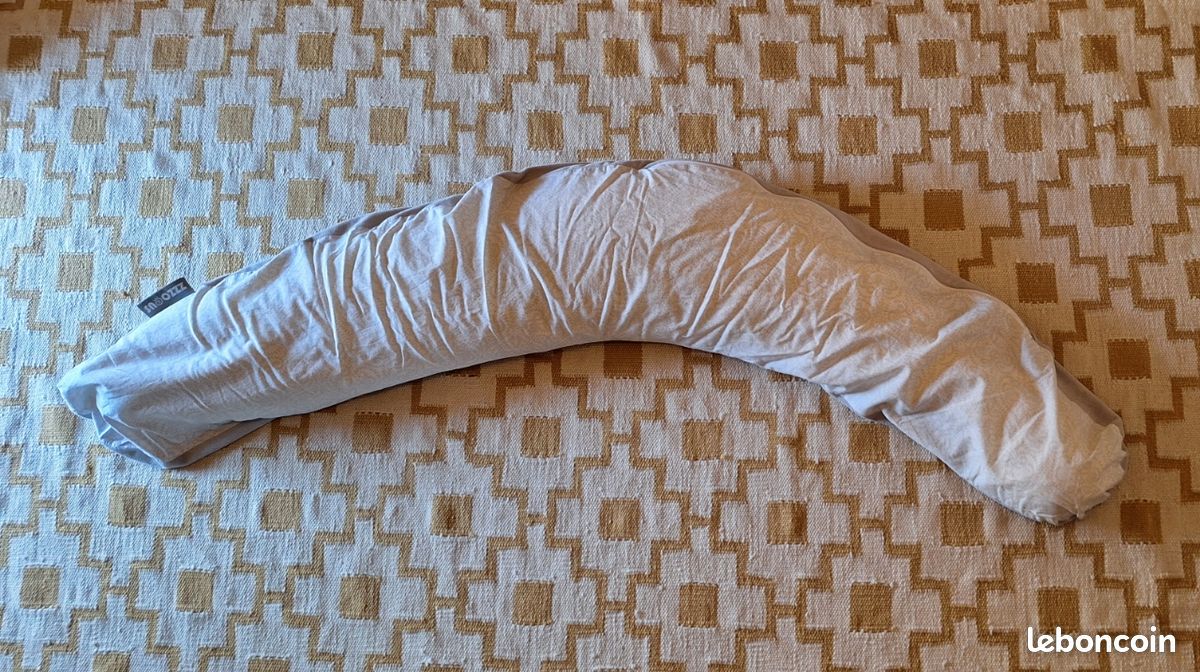 Coussin d'allaitement (image 1)