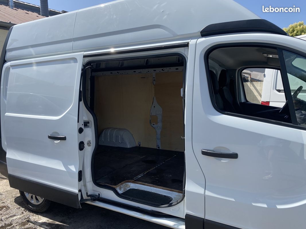 Renault TRAFIC III FG L2H2 1200 2.0 DCI 170CH ENERGY GRAND CONFORT E6 - 15 408 HT (image 4)