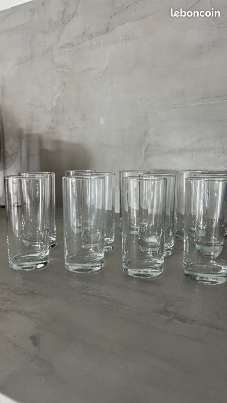 11 verres à eau (image 1)